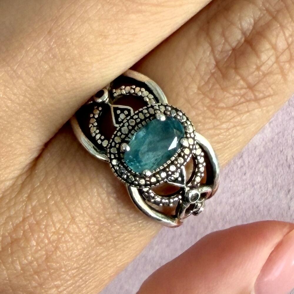 sterling silver oval-cut blue topaz ring size 10